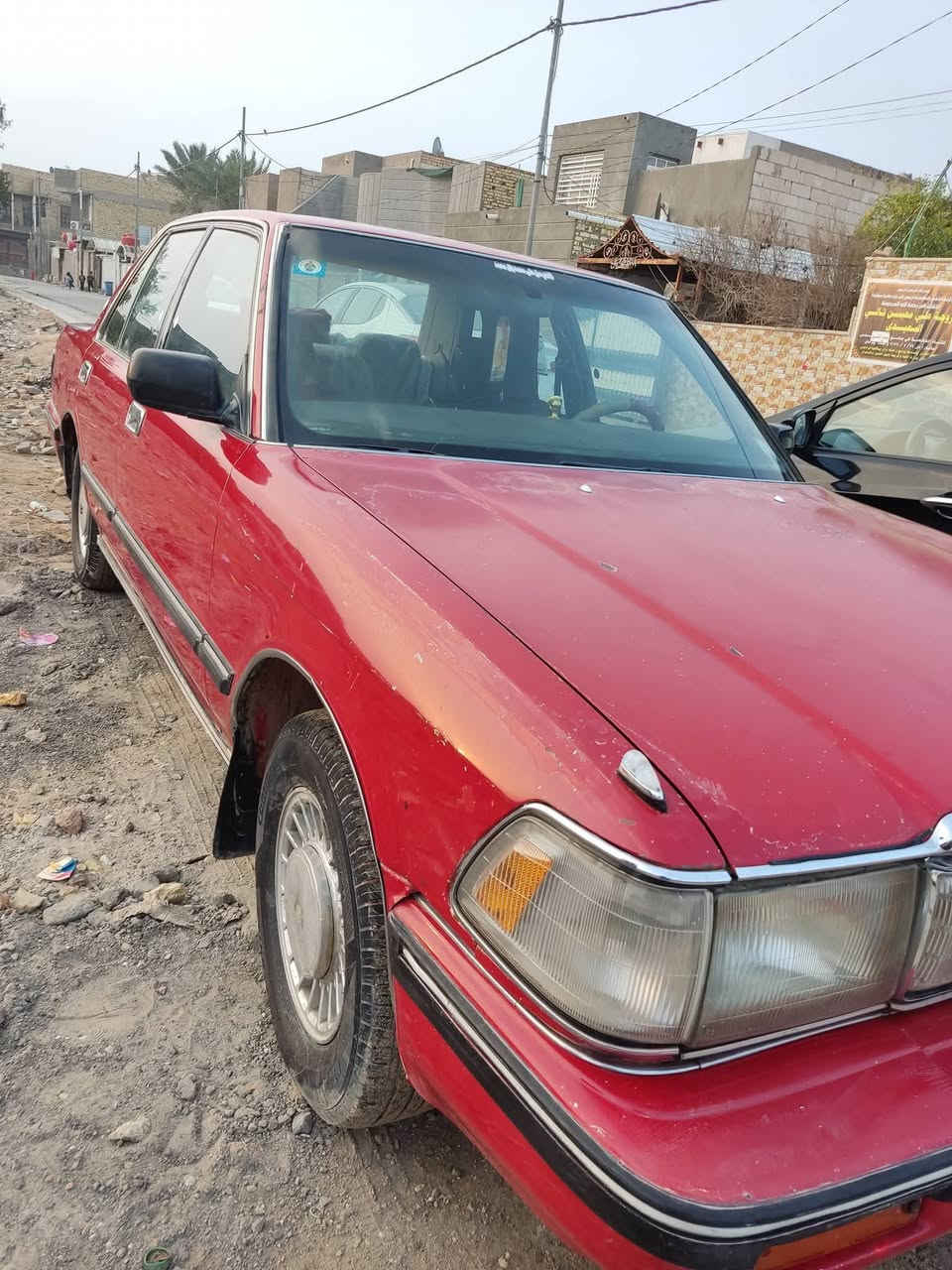 سوبر سيدان يسره بلاد للبيع موديل 90 ما بيها لا ضربه ولا تبديل ولا صبغ كير ومحرك وتبريد كفاله حداديه نضيفه رقم بغداد مداور ثاني يوم ب65 وبيها مجال المكان ديوانيه.. ***********
