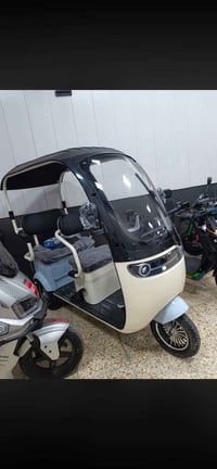 عندي نفس الي بل صوره بطاريات شويه تعبانه سعره  350 وبيه مجال اتفضل وات...