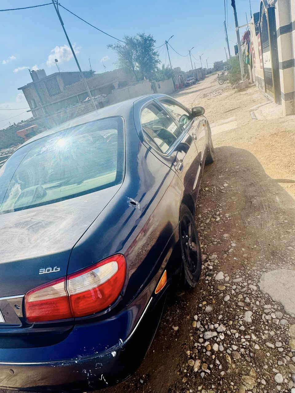 السلام عليكم سياره نيسان مكسما موديل 2000لايت زنون عالي ناصي 
رقم بغداد بأسمنه مصبوغه عام سياره حلوه 55 وبيها مجال مكاني واسط ***********
