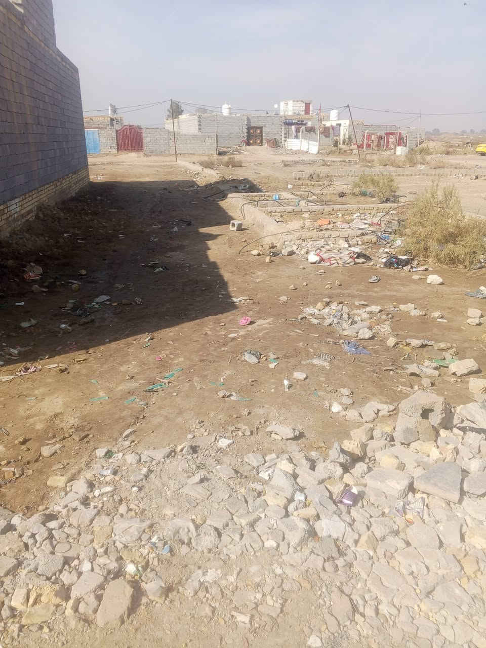 السلام عليكم دار للبيع مساحته 200 المكان ورا رعد ابو السيراميك على طريق العواد وبصفهط هم للبيع تريدهن اثنينهن تريد واحد من عندهن ابيع واللي يريد يتواصل وياي هذا رقمي ***********
