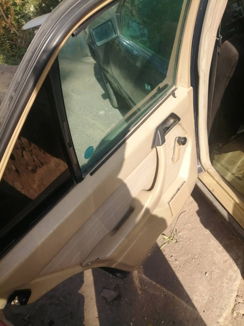 السلام عليكم دب للبيع موديل 86بسمي/محور ياباني 3000فيفتي اكفلك كير ومكينه وكهربايات تبريد شغال حداديه خلفيه عربانه جديده تايراتها 70% يرادله ترتيب بصيط/مكاني ديوانية السعر 47وبيه مجال/الله يرحم والديكم مامتواجد على الفيس اتصل وتشلع عيوني /***********
