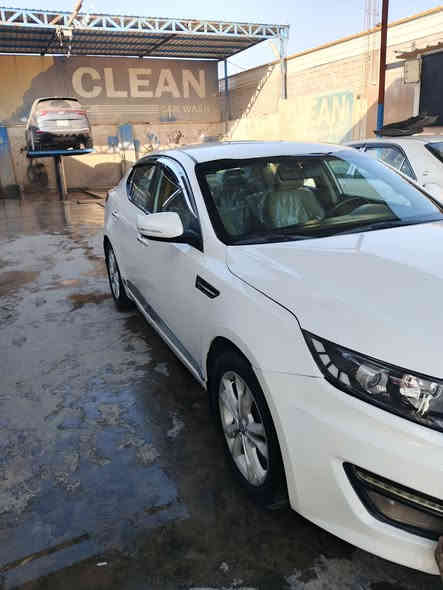 كيا اوبتيما خليجي موديل 12 
مواصفات عاديه تحكمات وشاشة وشفتات 
مري شفط حساسات 
مكينه الفين دوش
صدر وتبريد وتخم تاير بلكارتون 
بيه قبق جنطه مبدل بلادي وباب خلفي بلادي
وداير جاملغ خلفي نصه صبغ والباقي كفاله 
بدون دواخل 
مكانه بغداد 
السعر112
***********
***********
