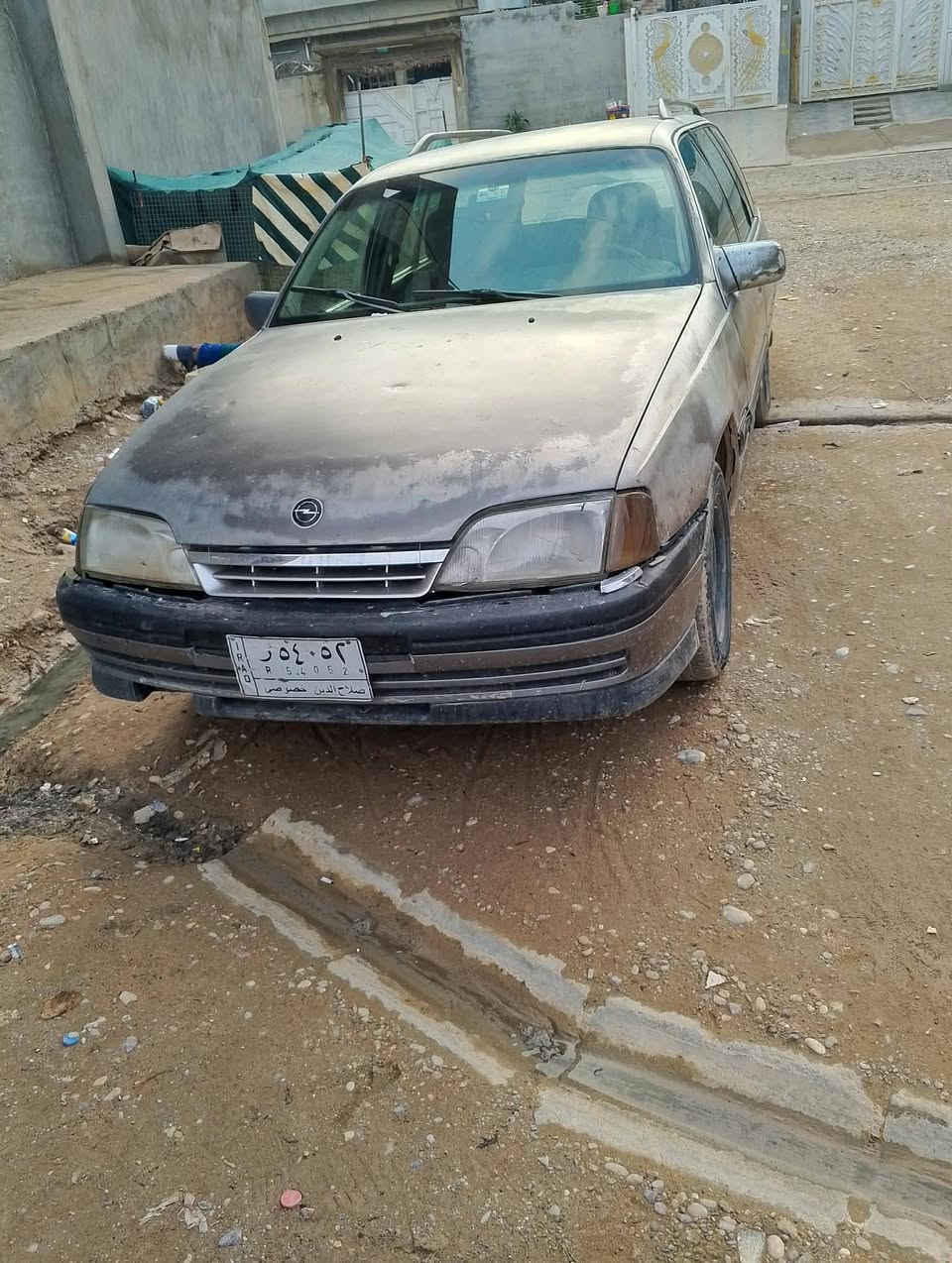 سياره اوميكه استيشن رقم صلاح الدين سنويه كارتوني منتهي 2021  كيرشرط دواخل نضيف بدون عيب وكشر امام عين ***********. سعر 10بي مجاال شرط تحويل
