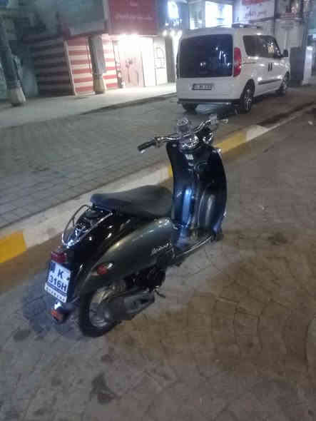 كلاسك فحل سلف وهندر شلعه معدل كهربائيات كلها شغاله السعر ٣٠٠ وبيها مجال بسيط السكن البنوك الاتصال *********** بغداد
