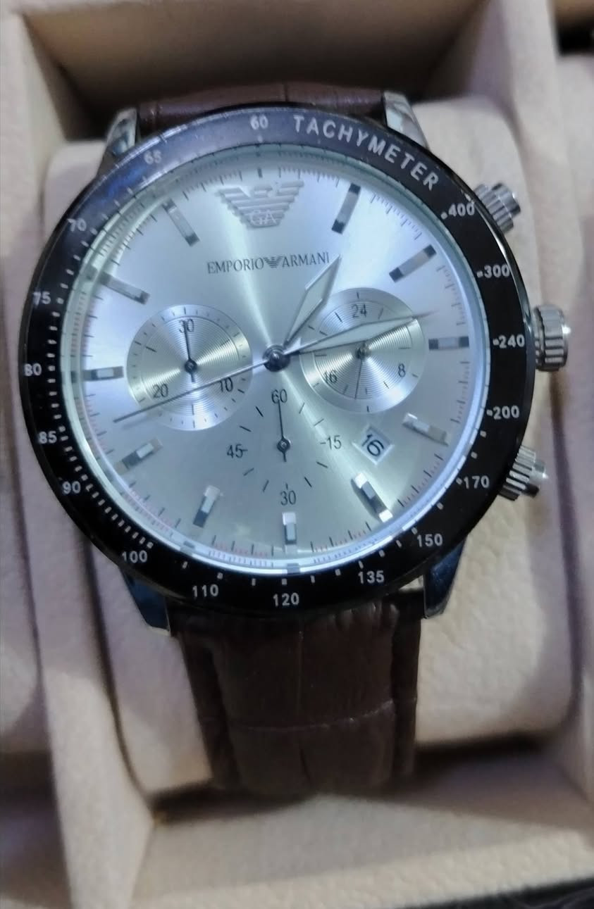 سلام عليكم وتحياتي للجميع مجموعه من الساعات الاصلية والنظيفة والمضبوطة الجديدة والمستعمل استعمال قليل،، واسعار مناسبه، ويوجد توصيل، للتواصل على عالواتساب ***********
