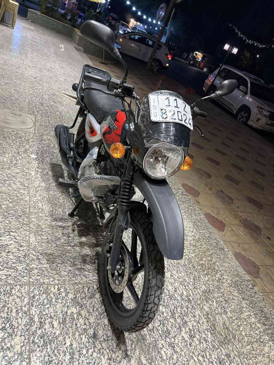 سلام عليكم لبيع بوكسر 2023 نازله بل 2024 شهر 11 

ماشيه 13 الف كفاله عامه  جيب فيتر تعال افحص ماعندك فيتر ضمان المكينه مفتوحه ترجع وضع شركه الدراجه بعده زيرو  

مرقمه بغداد الرقم الإنكليزي لوحات عدد 2 هزه 2026 قبل كم يوم تحويل ثاني يوم بسمي الدراجه 

مكاني بغداد الاعظمية  قرب الشط المسنايه

***********
