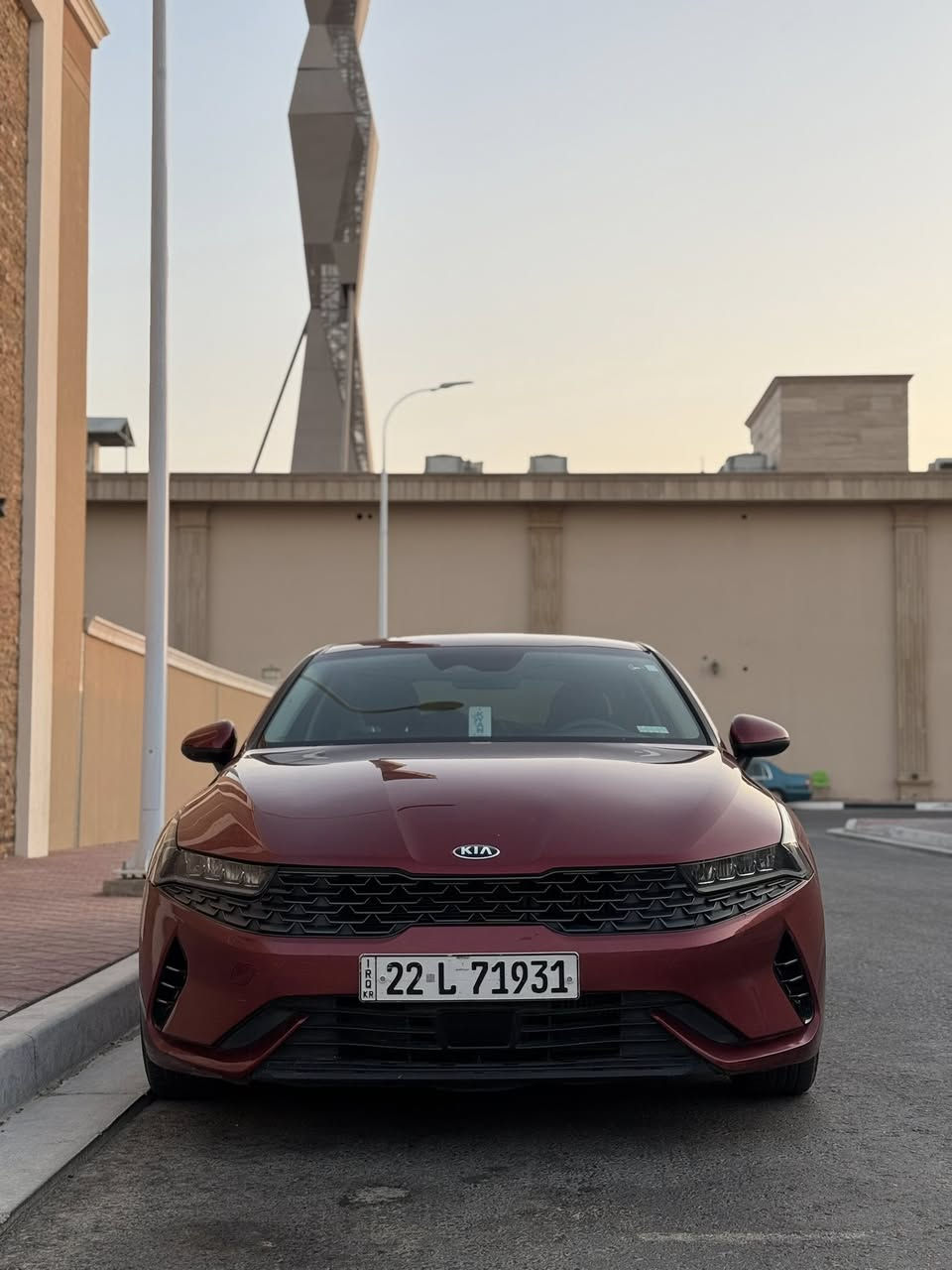 كيا كي فايف 
موديل K5 2021  LX
رقم اربيل وكالة تحويل
ماشية 63 الف ميل 
حجم المحرك 1600 تيربو
حادثهه موضح بالصور بدون تبديل اي قطعه 
صبغ فقط جاملغ ونصف البنيد
ايرباك بردة فقط
مواصفات
نظام تنبيه حركه السيارات
توقف ذاتي  
 رادار أمامي  
 رادارات جانبيه 
رادارات خلفيه
 نظام تحديد مسار
 قيادة اليه
 نظام ذكي
 مانع انزلاق 
مثبت سرعه 
فتح صندوق ذكي 
السعر 148 وبي مجال بسيط للشراي
مكان السيارة البصرة مدينة النرجس 
للاستفسار ***********

