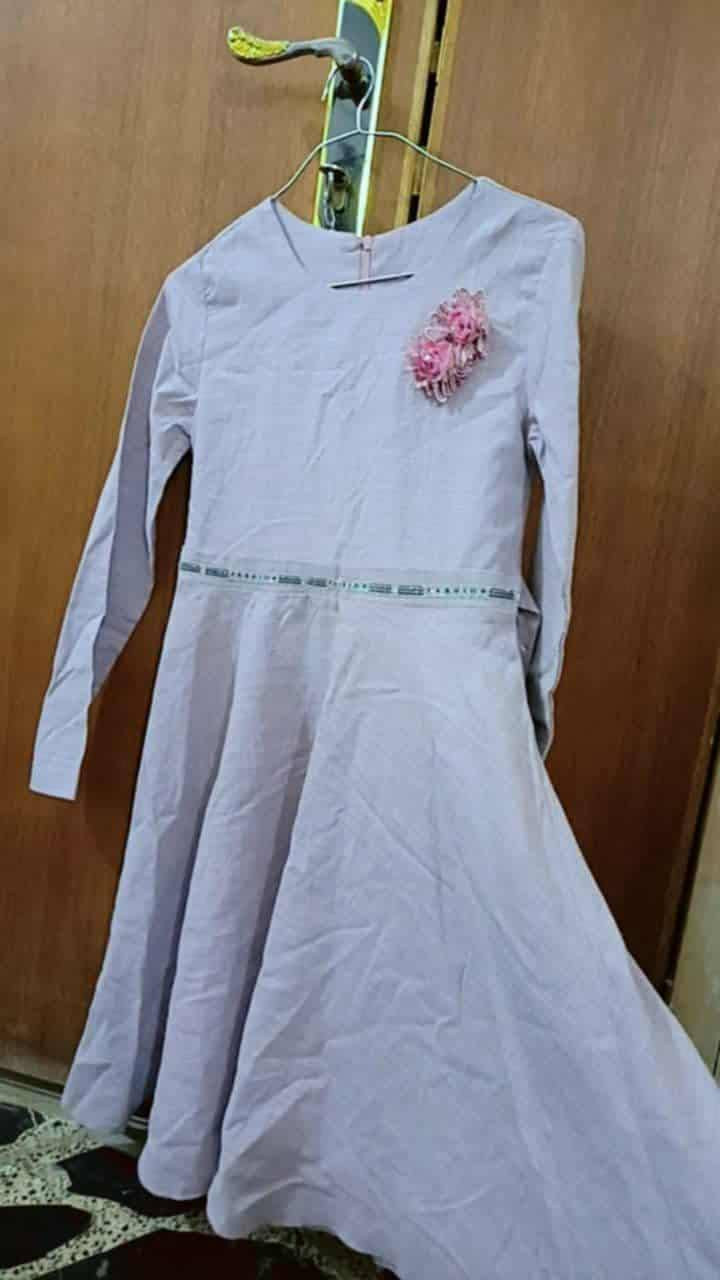 فساتين تلبس عمر من 10الى 13سنه استعمال قليل


**إذا كنت صاحب هذا الإعلان وتريد حذفه لأي سبب، رجاءا أرسل رسالة إلى الدعم الفني**