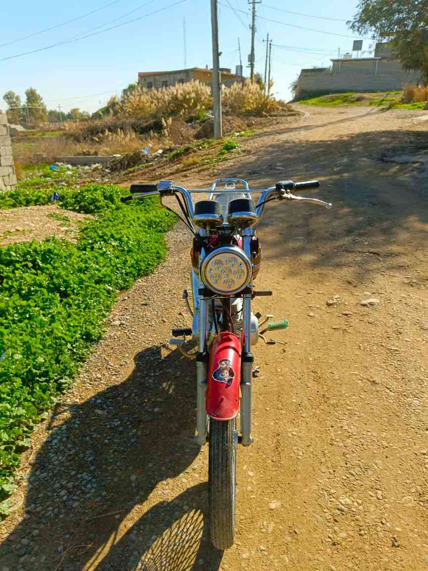 ماطور نامي ستندر للبيع بدون اوراق موديل17 نضيف لاصرف ولاصوت كهربائيات شغال تاير خلفي جديد وياله نضاف صالنصه جعره السعر280وبي مجال للاتصال ***********
