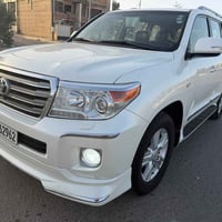 لاندكروزر • ٥٧٠٠ V8 • ٢٠١٥