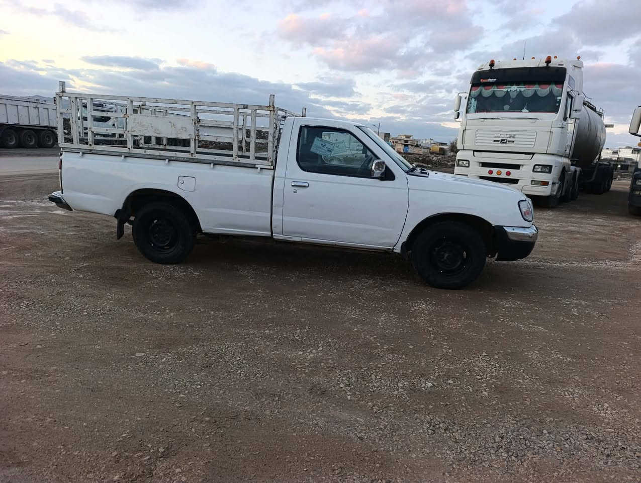 نیسان 2001 ئاڕم پلاستیک تەنها پاوەرە گێڕو مەکینه و ئەکسل شاشە ئایپاتەو کامێرا بەشەرت ئاڕم و ئەوەلیات و بڕاوەو غەرامە بەشەرت سعری 48 گەڵا
***********
***********
