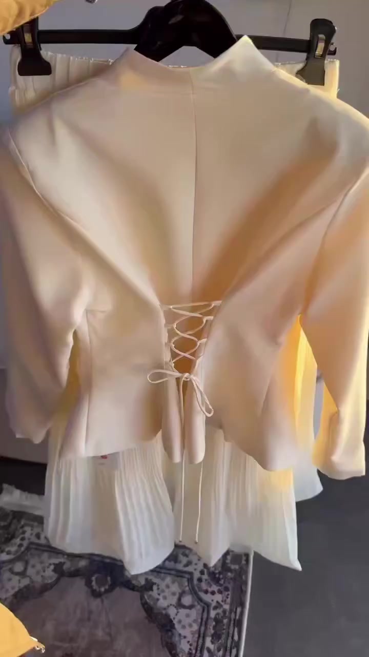 وصل الترند طقم صيفي   خامه دابل ايطالي 
سعر 45 الف 

أ
قياس 48/46/44/42/40/38/


**إذا كنت صاحب هذا الإعلان وتريد حذفه لأي سبب، رجاءا أرسل رسالة إلى الدعم الفني**