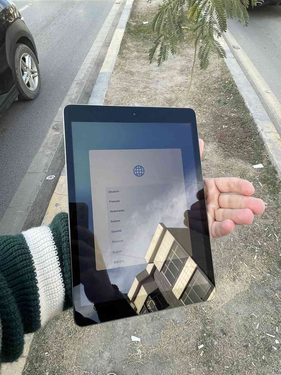 ايباد ابل الجيل ٧ ذاكره ١٢٨ كلشي بل جهاز شغال ومابي مشكله
سعره كلش مناسب للأستفسار 
***********
