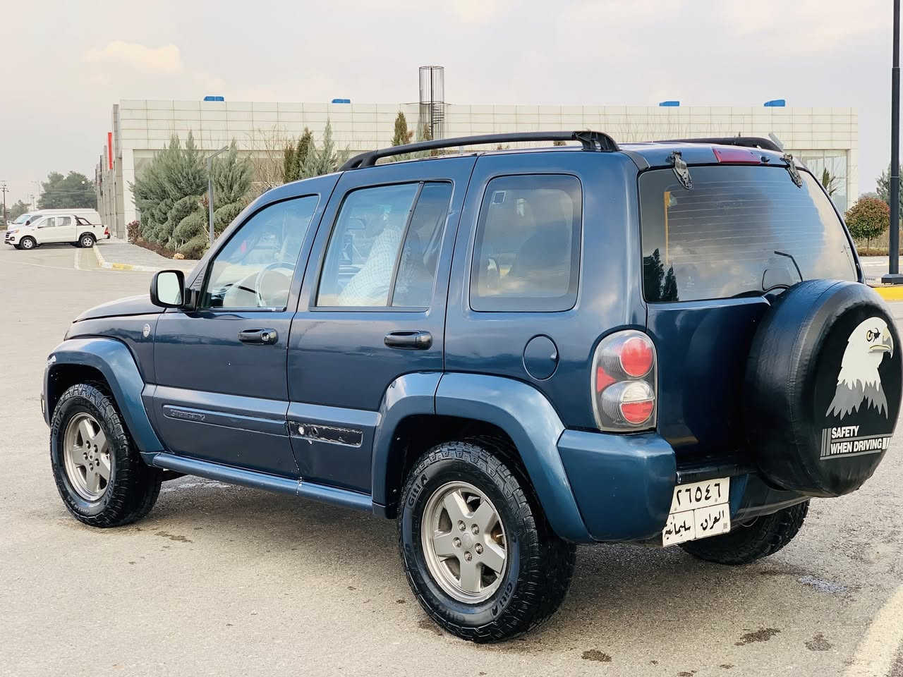 شوين سليمانى ***********سعر59كه ميك مه عامه له 
جێب لیبرتی مۆدیل2006دەبل ئەکسل مەکینەو گێر بەشەرت تەبریت ساردو گەرم جوارتایەی تازە
900دۆلار خرامەی تیایە دوای مەعامەلە ئەگەرێتەوە 
تەعدیل سورعە سوکان ڤۆلیم تەحویل خرامە براوە بەشەرت  ئالوگۆرناکەم تکایە
