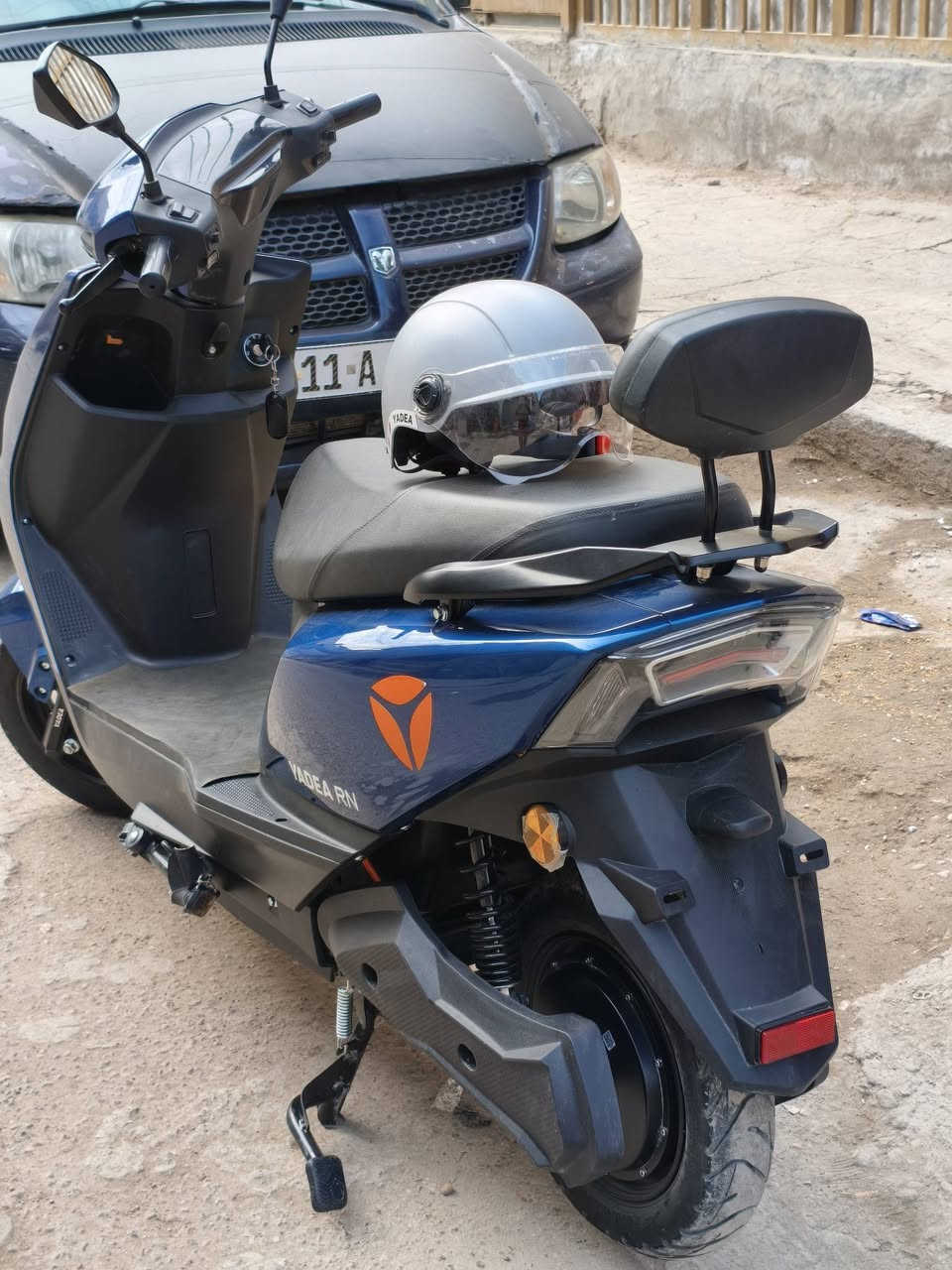 السلام عليكم 🙋
دراجة RN من شركة ياديا العـراق 
الدراجة نظيفة جداً مثل ما موضح بالصور 

​المحرك : 1200 واط ⚡

​البطارية : گرافين 72 فولت ، 23 امبير 
 (أحدث أنواع البطاريات).

​المدى: يمشي الشحن من 45-55 للشحنة الوحدة 

​السرعة: 50 كم/ساعة.

​الفرامل: دسك مزدوج (أمامي وخلفي).

حجم الويل : 10 انج امامي / 10 انج خلفي 

​السعر : 700 الف 

قفل ستيرن ، تشغيل عن بعد ، نظام R بك ، مانع سرقة

والدراجة وتر بروف ضد المي 🚣

​الدراجة مكفولة بضمان حقيقي معتمد من شركة ياديا العراق سنتين على الملف والبطارية وسنة على العقل والكهربائيات 
والدراجة بعدها داخل الضـمان
 اخذتها بتاريخ 26 / 10 / 2025 الوصل موجود
وياها خوذة هدية 🥷
رقمي : ***********
