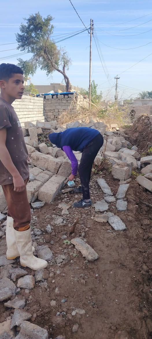 السلام عليكم كادر بناء وتسليح حديد وفرش حجر وتصعيد بلوك فرش التراب وتأسيس مجاري وحدل خابر ***********
