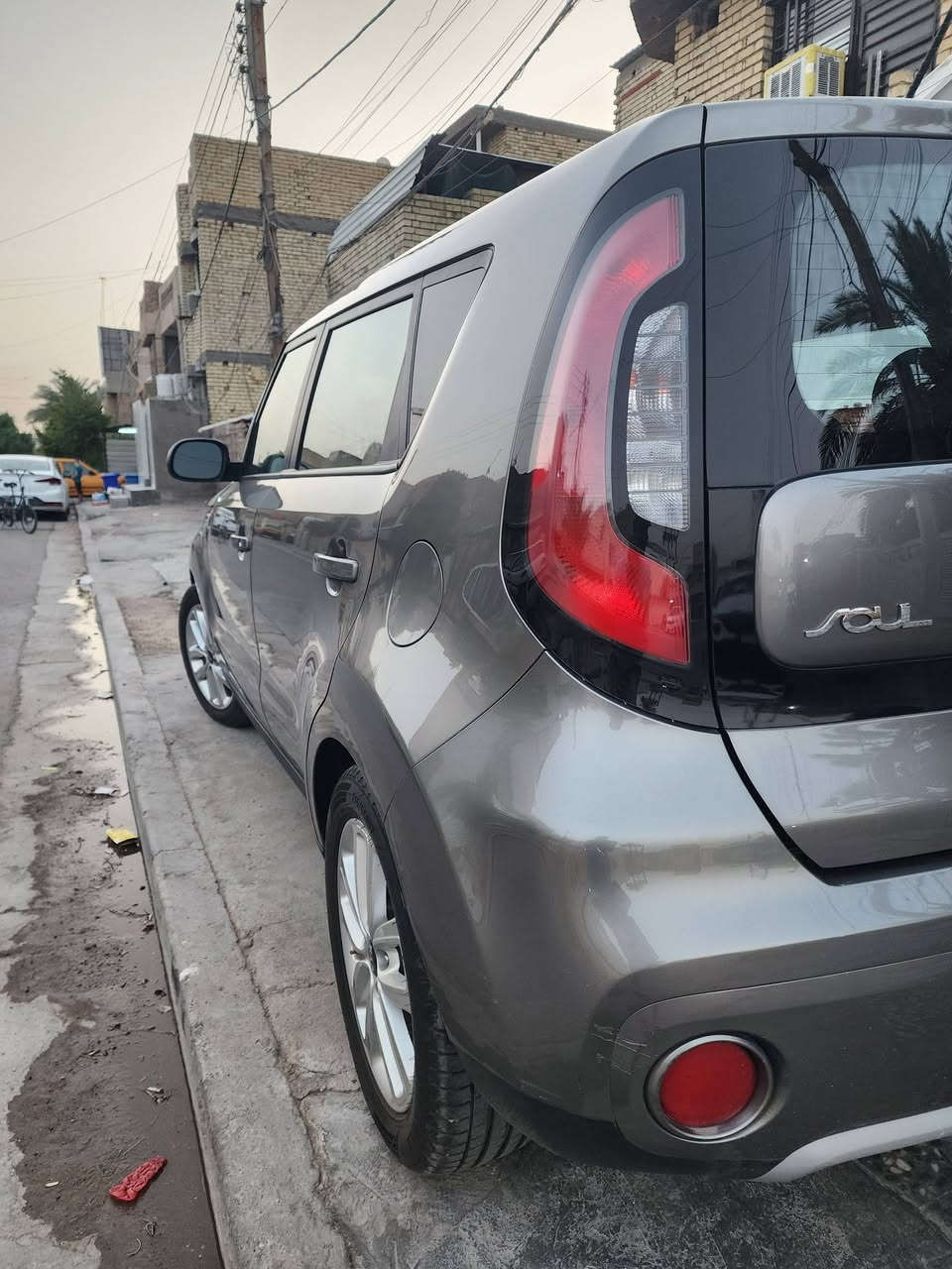 السلام عليكم
للبيع كيا صول ٢٠١٩ 
محرك ٢٠٠٠ GDI
ماشية ٤٧ الف 
حادثها فقط بنيد مبدل ومصبوغ
السيارة نظيفه 
السعر ١١٥ وبيها مجال 
للاستفسار ***********
مكانها بغداد حي العامل
