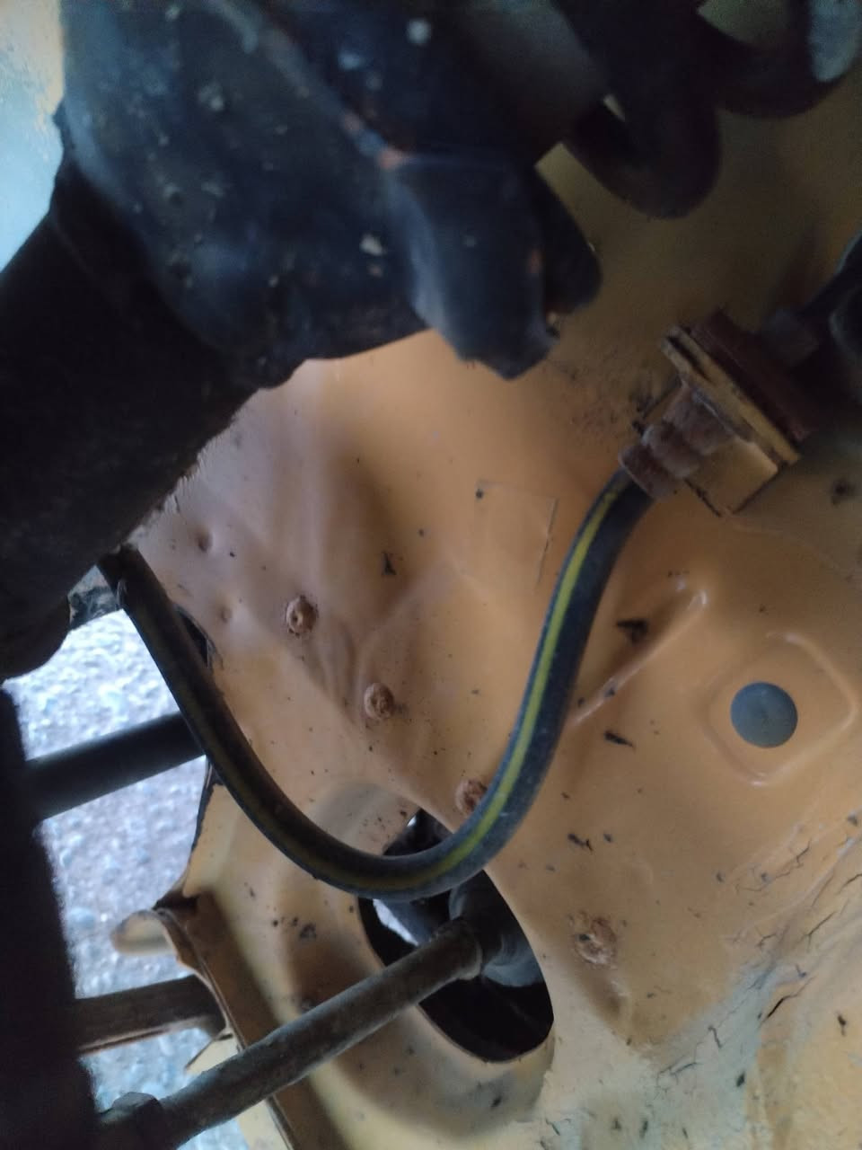 السلام عليكم
سايبه دمعه ٢٠١٤
مكفوله من الضربه والتبديل
فقط جاملغ بيه دحجه نفسه مامصلح واصح بلفديو
الامامي كتر السايق
مكينه وكير شرط
حداديه جديده
تخم تاير
براكيتات شركه بلاد لاخياس ولا تعمير
سياره جديده وبلعافيه عل ياخذه
السعر ٣٤وبيه مجال قليل
***********
صور البراكيتات بلمنشور
