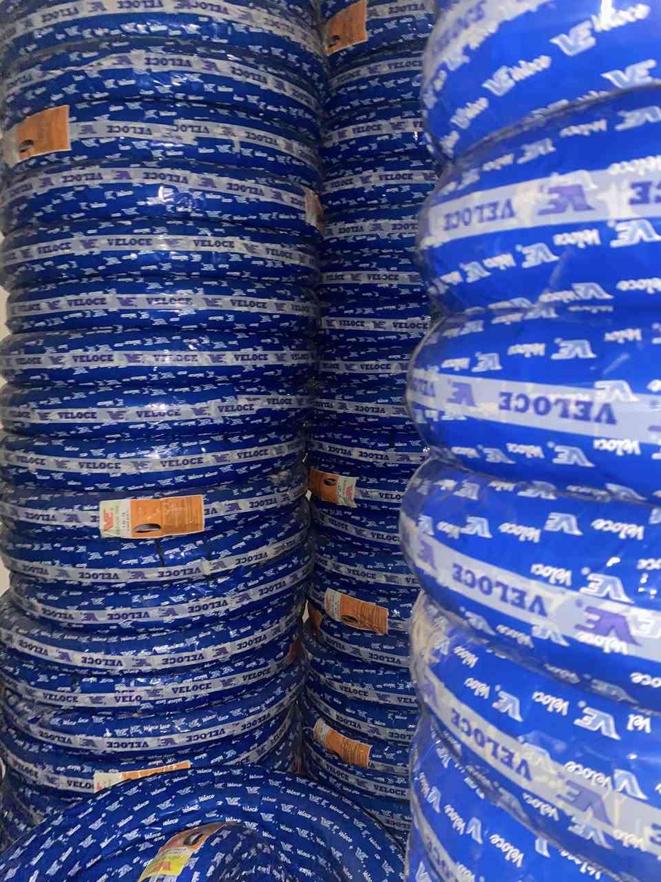 سلام عليكم تم وصول اطارات الدراجات النارية صناعة فيتنامي شركة فيلوسي ضمان سنة 

تاير110/70/12 فيتنامي 20000 
تاير120/70/12 فيتنامي 25000 
تاير130/70/12 فيتنامي 30000 
تاير 140/70/12 فيتنامي 35000 
تاير120/70/14 فيتنامي35000 
تاير90/90/14 فيتنامي 25000 
تاير 100/90/14 فيتنامي 30000 
تاير90/90/12 فيتنامي 20000 
محل جاسم الذهبي بغداد الكفاح هاتف ***********
