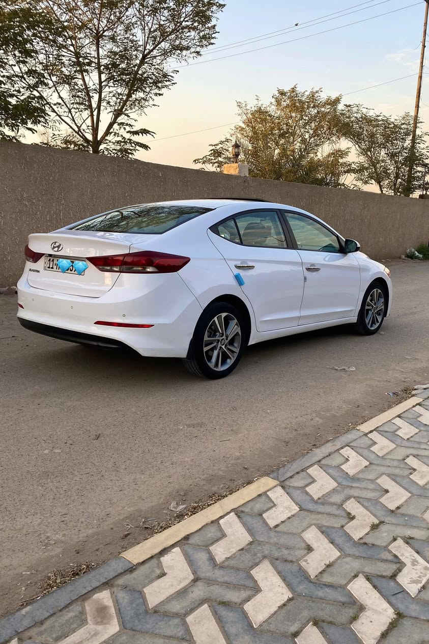 السلام عليكم
النترا خليجي موديل ٢٠١٨ محرك ٢٠٠٠دوش محرك كير تبريد كفالة رقم بغداد الدولي تحويل مباشر السيارة بيها طخة بهلال الجاملغ ومرشوشة 
ماشية ١٠٩ مكاني بغداد وتساب*********** 
السعر ١٤٨ بي مجال
