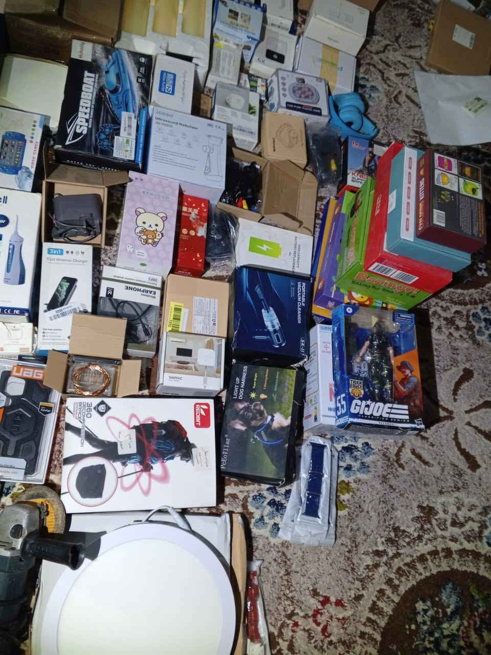 شلعة الكتروني تحسب أكثر من130 قطعة
كله شغال بضاعة خير من الله من غير  كارتون منزلي ما صورته متروس ترس 

من غير يوجد قطع غير مصورة مثل كاربلي وداتا شو و براكيت . 

ويوجد أحذية أيضا و العاب 6 قطعة كله جديد .

يوجد فديو خاص .  

اعلى سعر ابيع ....


**إذا كنت صاحب هذا الإعلان وتريد حذفه لأي سبب، رجاءا أرسل رسالة إلى الدعم الفني**