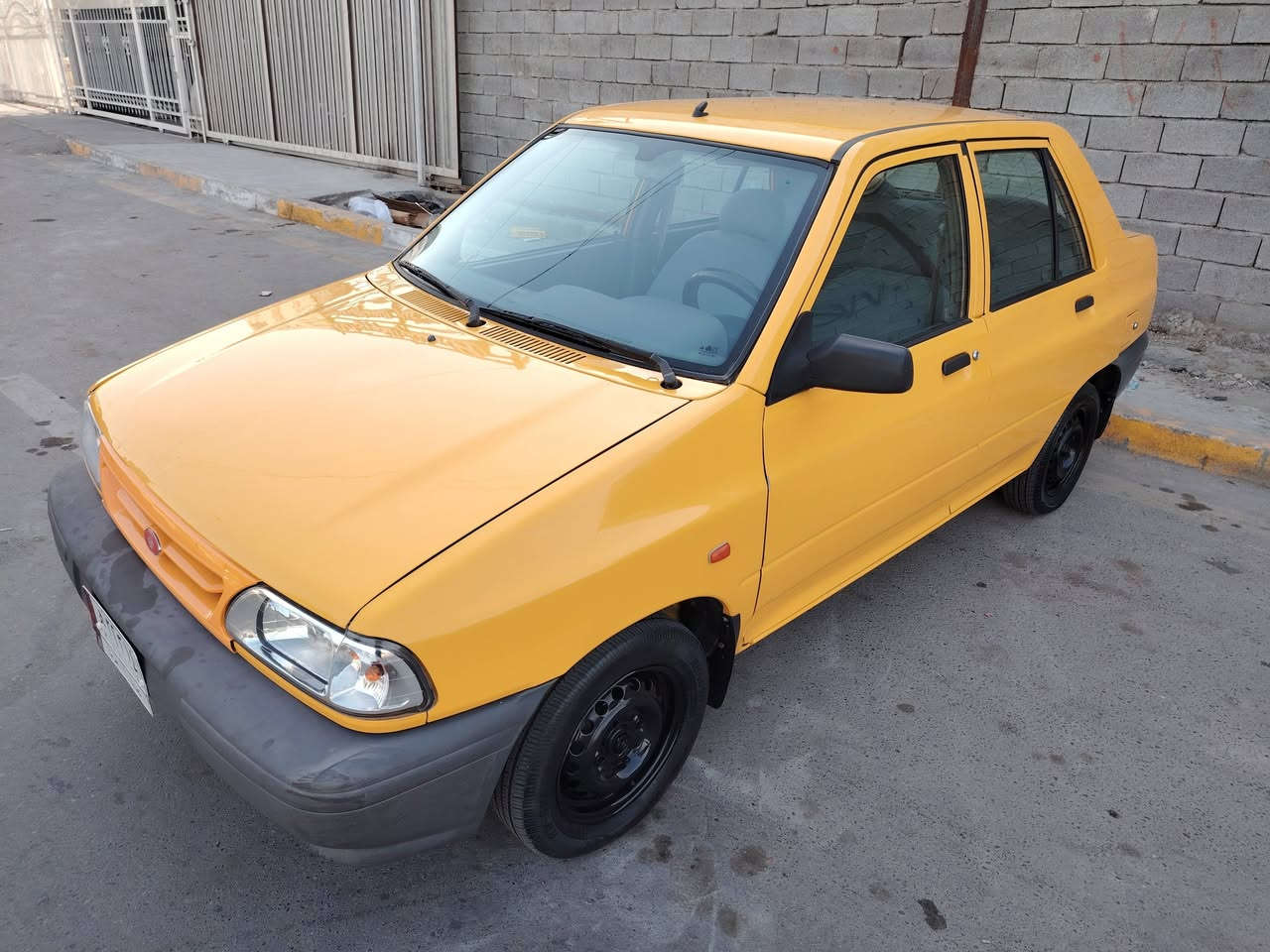 السلام عليكم سالم سايبه 2020 رقم بغداد مشروع وطني مصفره هيئه او غرامات سياره مقفولهصتبريد سياره جاهزه من كل شيء مكان السياره بغداد السعر   52  ***********
