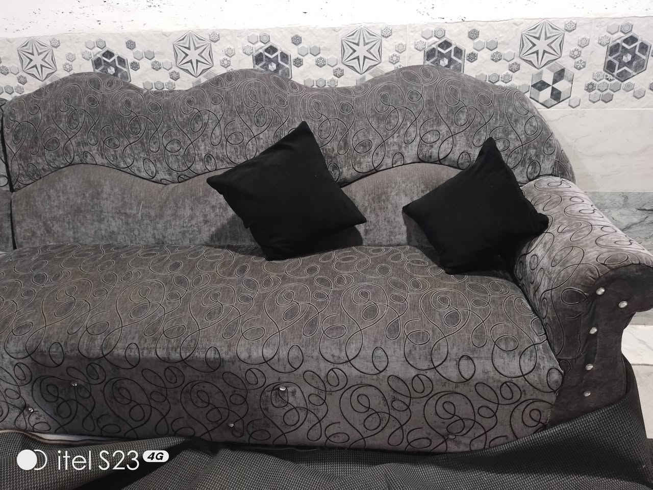 ديوان للبيع خشب عراقي ثقيل السعر 175وبي مجال اربع قنبات وزاويه
***********

***********
