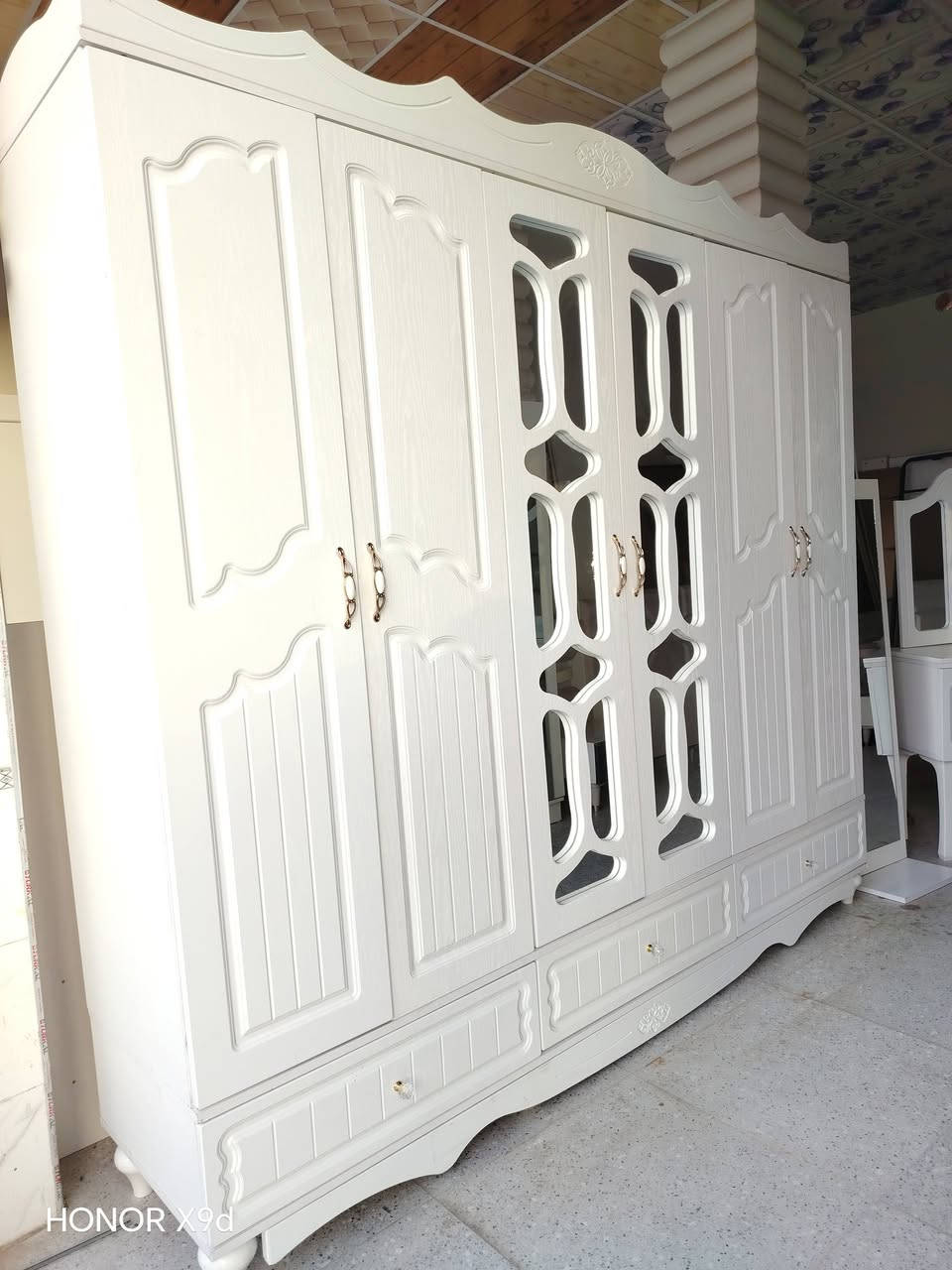 سلام عليكم غرفه كانتري 7قطع تعتبر جديد بيع اومراوس التفاصيل خاص ***********
