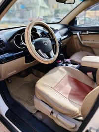 كيا سورنتو 2012 للبيع لاستفسار اتصل على رقم 07700233618