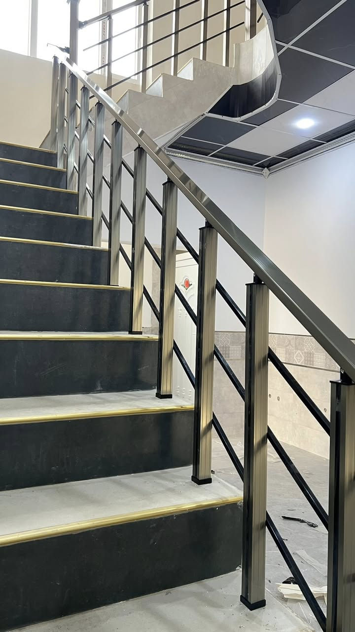 أعمالنا مستمرة ومتواصلة 😊⚒️🏠
جانب من أعمالنا  في قضاء الحويجة/ قرية تل علي في منزل الأستاذخالد الحسن الطرفه ومبروك لأصحاب الدار🌹

تم تجهيز المنزل بمحجر درج  بوري مربع مواد تركية💯💯
❎السعر مناسب جداً
❎يتميز بالمتانة
❎مقاومة عالية ضد الصدأ

متوفر لدينا كل أنواع المحجرات بكافة الألوان والأشكال 
مربع ودائري وكذلك الجام والملكي
دقة وضمان في العمل والمواد
الأسعار مناسبة جداً وتنافسية. وبنظامي القسط والنقد
شعارنا الدقة والأتقان في العمل💪

للأستفسار
*********** 
 *********** واتساب
