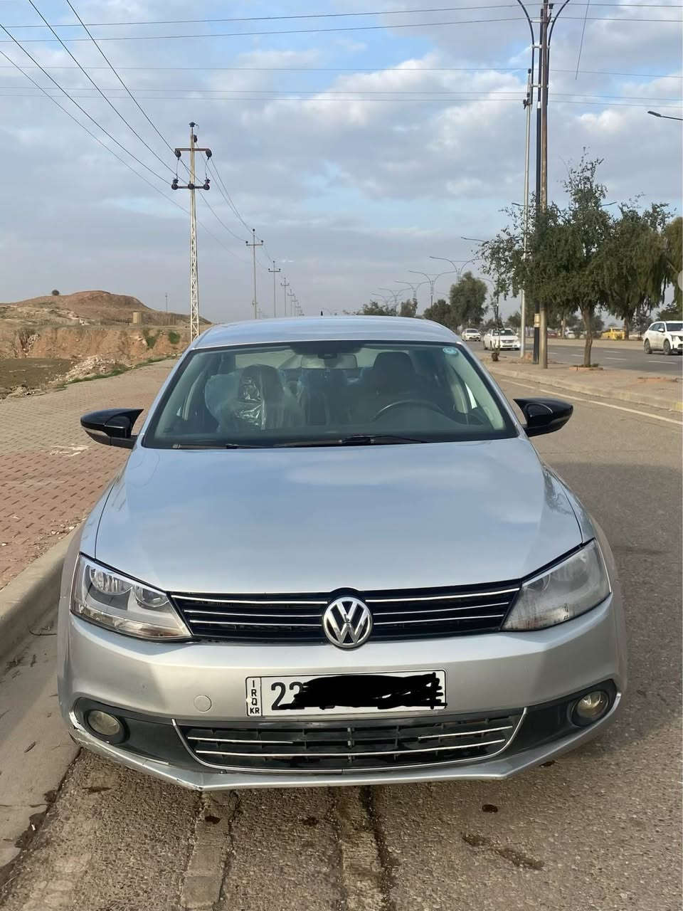 جيتا 2014 
السيارة باسمي تحويل و وكاله شرط سنوية جديد لحد 2030 
محرك 2.0 مرغوب خليجي بدون توربو بدون اي صرف او خلل
كير اوتو
السيارة بي اثنين سويج بلاد شركة
ويل كروم 
بطارية جديدة
فلتر شوته و تبريد جديدة
هايدروليك گير جديد مبدل
دسكات بريك خلفي و امامي جديد
شاشة كاربلي (carplay) 
تبريد مركزي 
بي ٣ قطع و نص بدون دواخل بدون ايرباك 
سعر ٩٩ ورقه و بي مجال بسيط ان شاء الله
*********** كركوك, العراق
