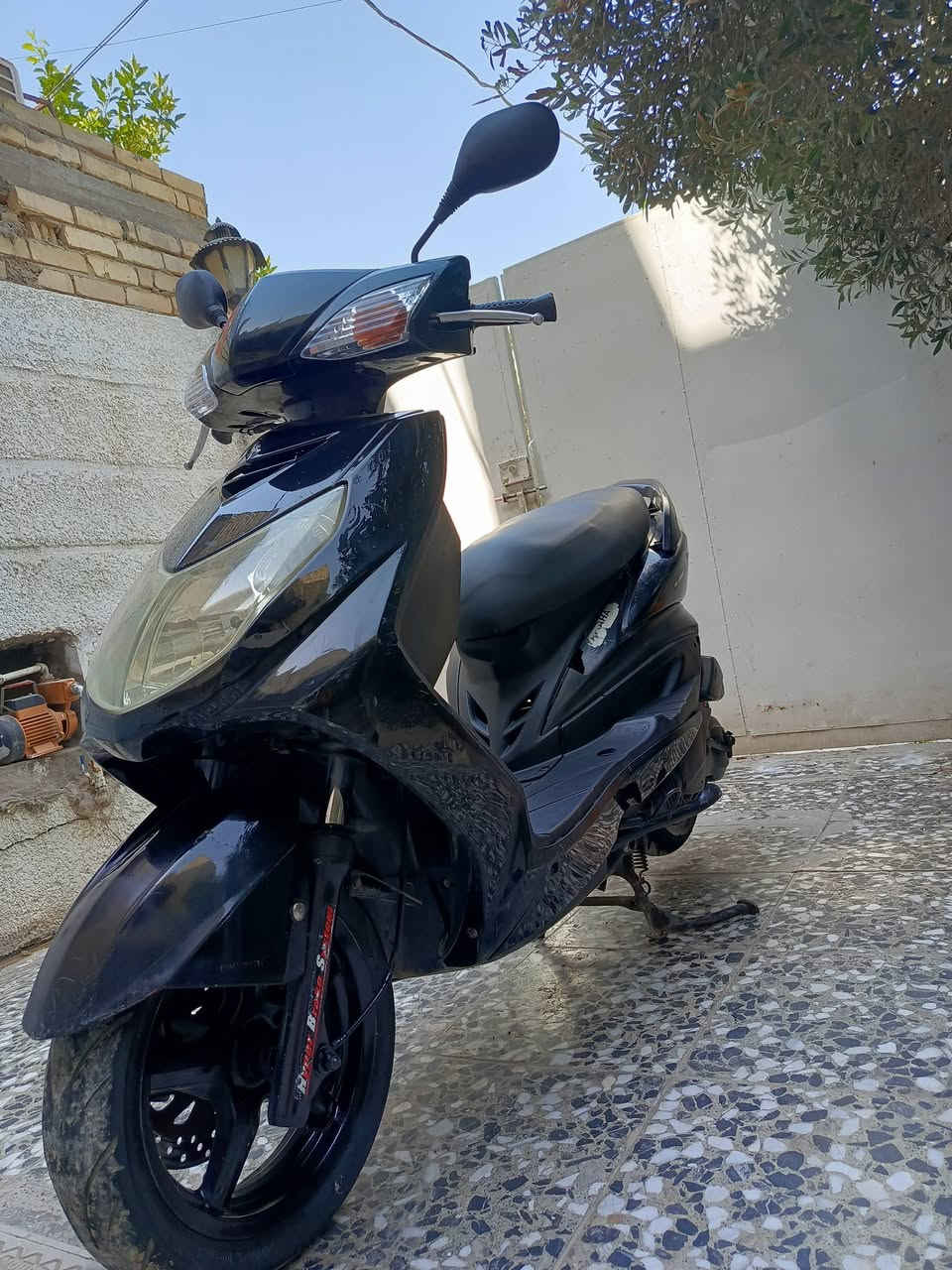 دراجة سكنس فحل 140 نكرة سلف هندر كهربائيات كلها كاملة محركها مكفول  لا نضوح ولا تبخير ناعم شلعة ومعدل تخبل كفراتها كلها ختم واحد وية المحرك قفل جنطة استيرن زوج تايرات جدد عداد شغال دراجة اي نقص ما بيها سعرها 575وبيها مجال بسيط مكاني الشعلة ‏‪***********‬‏
