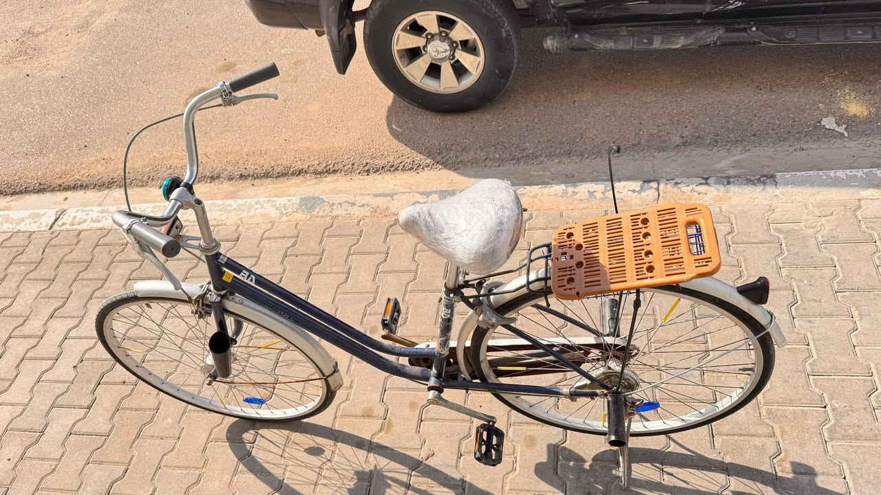 بايسكل سياحي مديل 2015 جديد وكاله نقص برغي ما بيه هوه وغراضه بـ٩٠ قفل🔒 للاستفسار ***********
