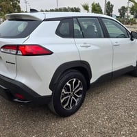 سيارة للبيع كورلا كروز ماشية 13 نظيفة مكفلة من كل شي مامبدل بيهه اي شي...