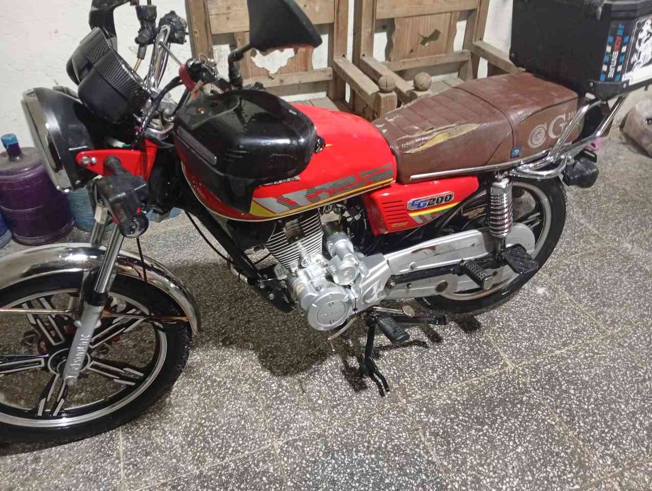 سلام عليكم دراجه للبيع نضيفه ما ناقصه اي شي مكفوله من كلشي موديل 24  بس لشاشه طافيه السعر 650 وبيه مجال مكان الشعب نهايه حي اور الرقم الهاتف ***********
