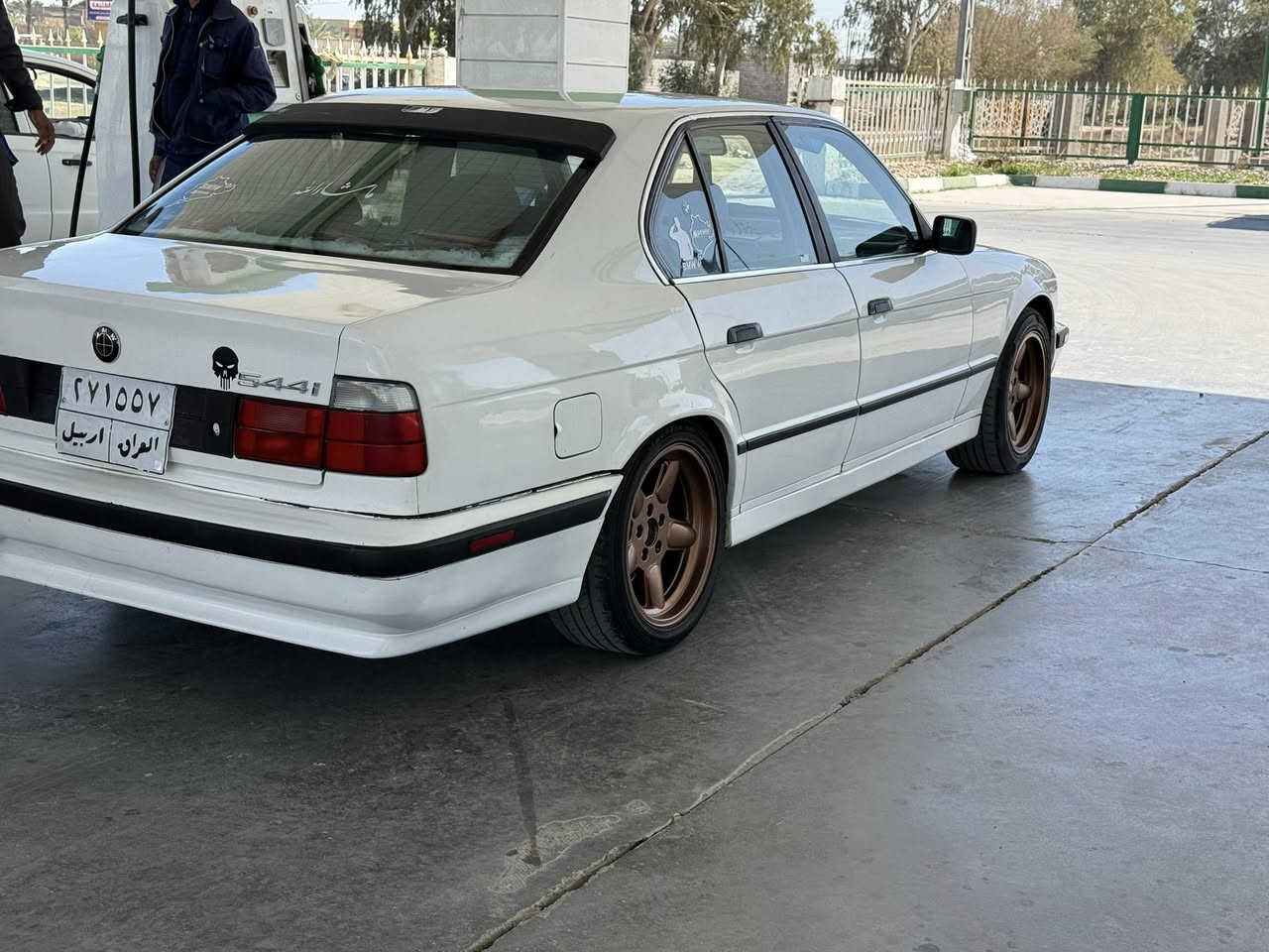 سلام عليكم بي ام 530 مسكر V8 اصل 
رقم اربيل بسمي موديل 94 اصل
دبل ايرباك بجم عريض لات سنتر لك جام كهرباء
ويل شنايزر اصلي دعاميات M دوس M
مري من فصل تتفئه هيترات جام كله شغال تبريد شغال 
سستم صوت حلو كزوز عليه سعر 74 هذا رقمي بي واتساب ***********
