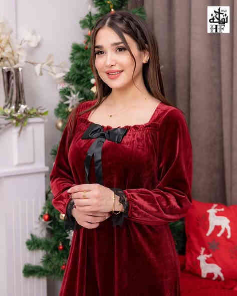 ✨ أناقة تُناسب كل إمرأة🧕🏻
قصيرة ميدي ماروني 👗
قماش مخمل شغل درجة اولى 
متوفر كافه القياسات
السعر 18
للتواصل /***********
خدمة توصيل سريعة 🚚 لجميع المحافظات
