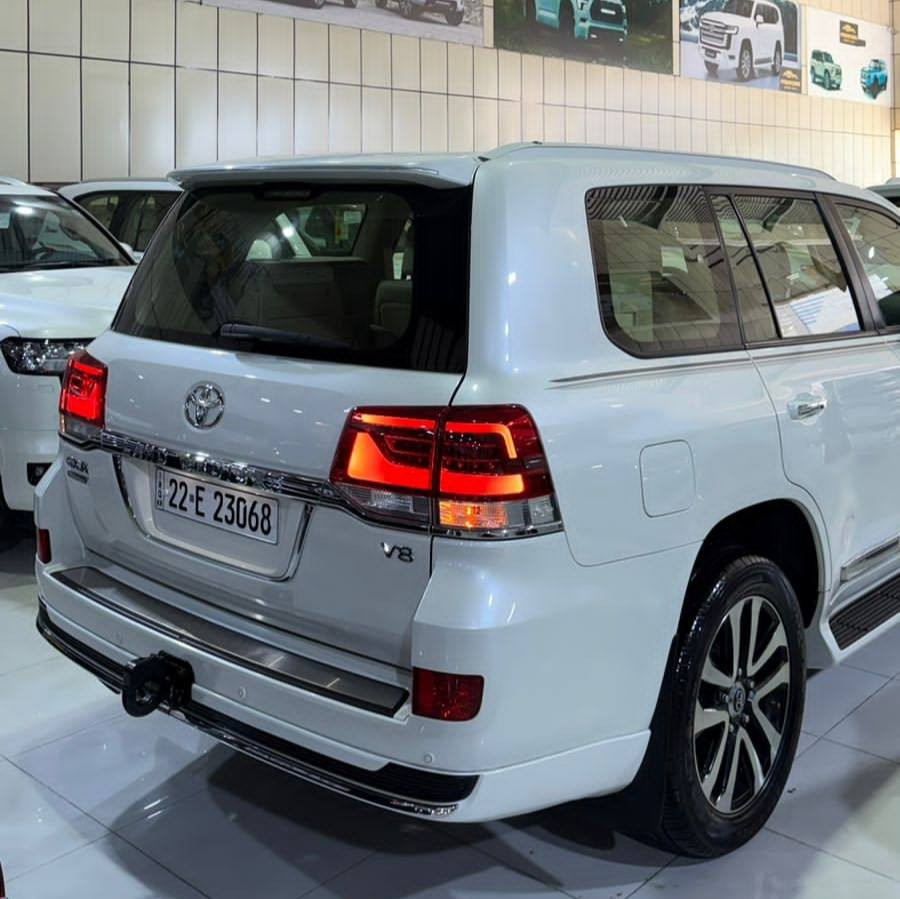 تويوتا لندكروز ٢٠١٩ بريم باب اول
سياره جديد مكفوله كفاله عامه 
فول مواضفات ٣ شاشا   8 سلندر gxr
ماشيه ١٣٠ كيلومتر حقيقى 
محرك كير واير بشرط مامفتوح 
سيارة حيل نظيفة كلشي عل بلاد جديد 
سنوية هزة كلشي جديد مدفوع لـ
باسمي السنوية بشرط تحويل وغرامـة
سيارة مابيـها دينار مصرف كامل من كل نواحي
سياره رقم اربيل  مكان سياره اربيل
رقم صاحب سياره ***********
