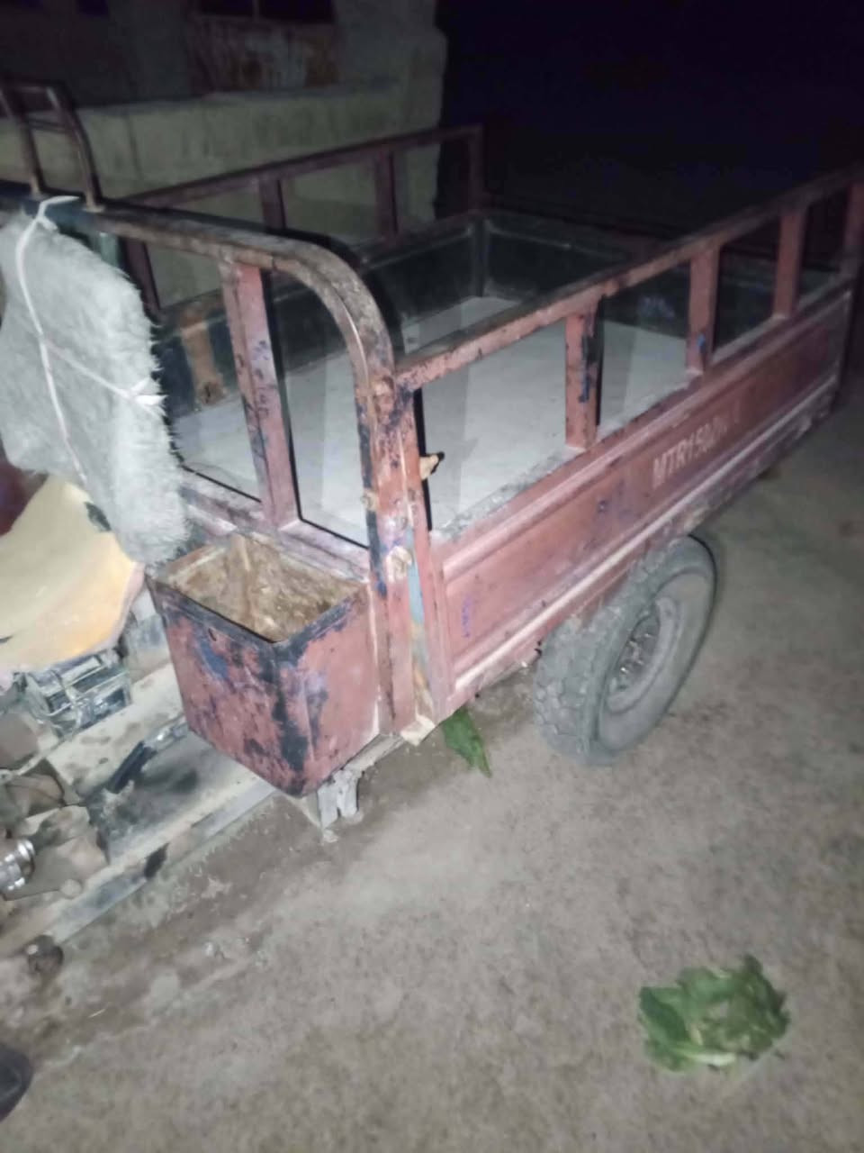 ستوته كلك  للبيع شغاله ومابيها شي السعر 300 وبيها مجال مكانها كربلاء طويريج للتواصل ***********
