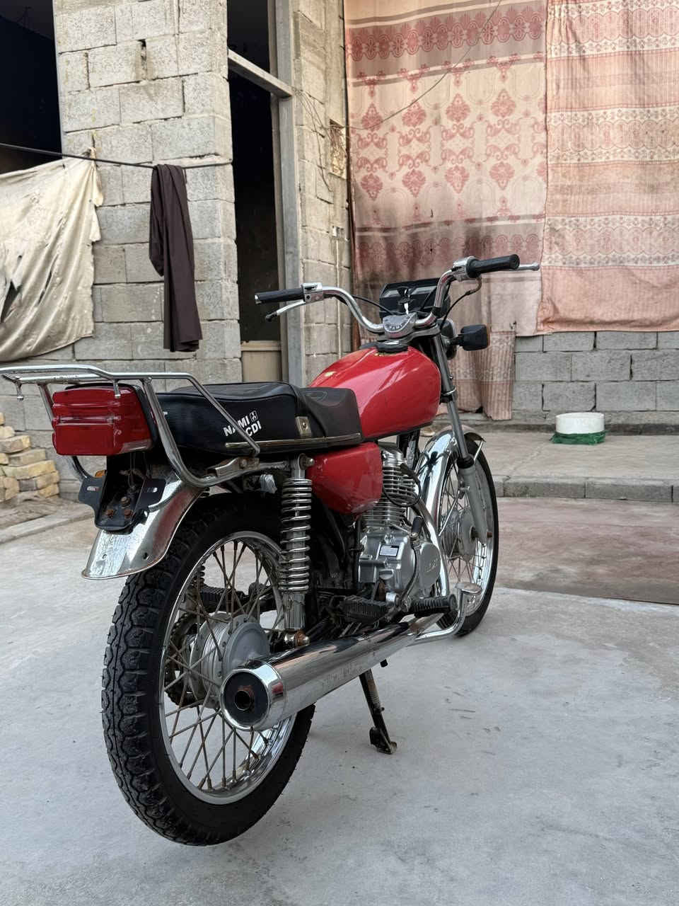 سلام عليكم دراجة رقم وسنوية رقم انكليزي مستلم سنوية باقي بس اللوحات شاصي نامه مديل 15 مكينه مامفتوحة السعر 1500 ***********
