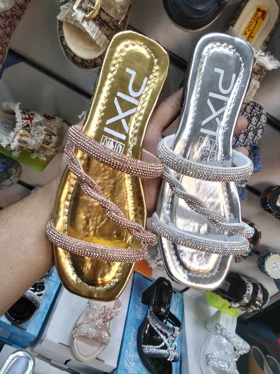 بسم الله توكلنا على الله ❤️
حلويات العيد 🌹 
سليبر االماظ مستورد
من37/41
الفرده الاصليه مش المضروبة💥💥
أرخص سعر ف البلد كلها🌹❤️
لاصحاب محلات الجمله والقطاعي 👌 🖤 
جمله فقط فقط فقط فقط فقط 🥳 
للتواصل واتس01150561532
العنوان القاهره الغوريه الدرب الاحمر محلات ابوحازم


**إذا كنت صاحب هذا الإعلان وتريد حذفه لأي سبب، رجاءا أرسل رسالة إلى الدعم الفني**