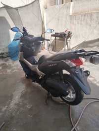 من رخصه الادمن السلام عليكم دراجه nmax للبيع  الدراجه تتعب وانت تكول ن...