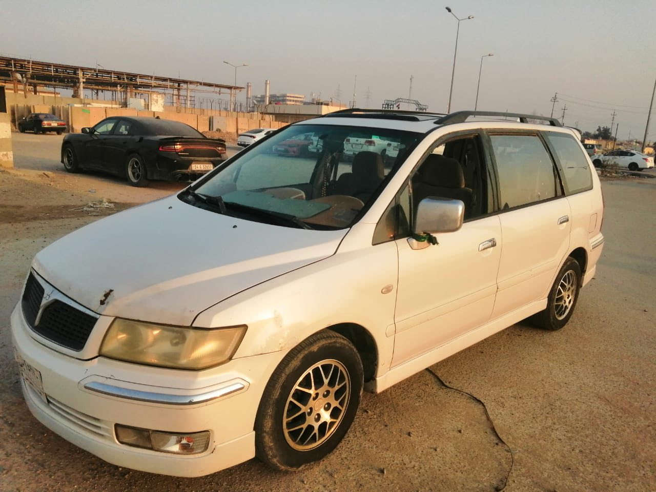 السلام عليكم مستوبيشي موديل 2010 / 7راكب رقم بغداد السعر 57 ورقه مكان البصرة ***********
