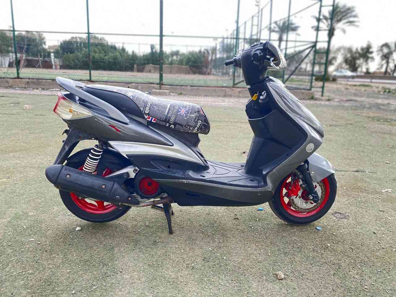 سكنس فحل كابريتر
دراجه كفاله مكينه بلادي مملعوب بيها 
كهربائيات كلها شغاله
 دراجه انضف من الرمبه كلشي ما مبدل بيها ناعمه لا تنقيص لا تبخير  شلعه ومعدل حلوه
اوراق موجوده تجي تجيب وياك فيتر وتفحص وين ميعجبك 
عنواني بغداد تواصل خاص او هاتف ***********
