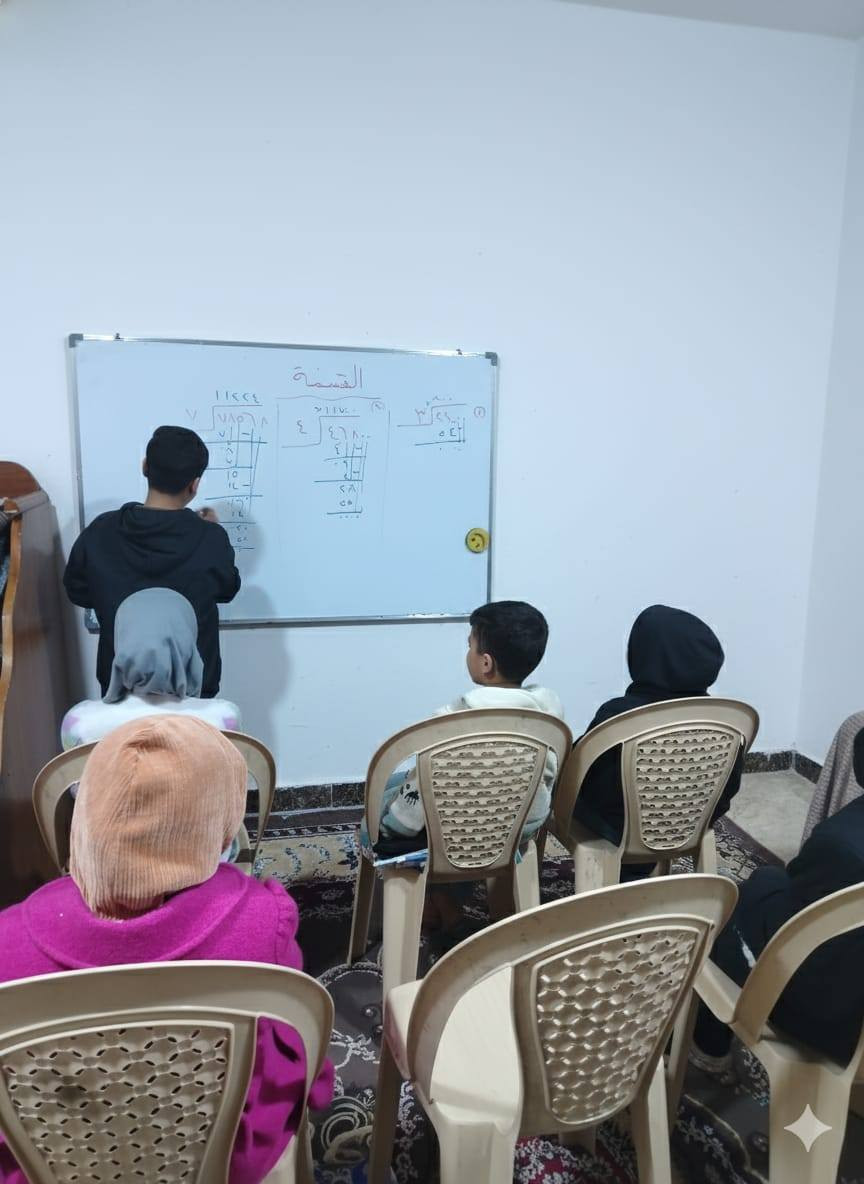 دروس خصوصية لطلاب الابتدائية والمتوسطة. 
متابعة مع المدرسة وامتحانات يومية و واجبات بيتية واسئلة وزارية.
العنوان حي ميسان شارع الشريط
للإستفسار مراسلة الرقم ***********
