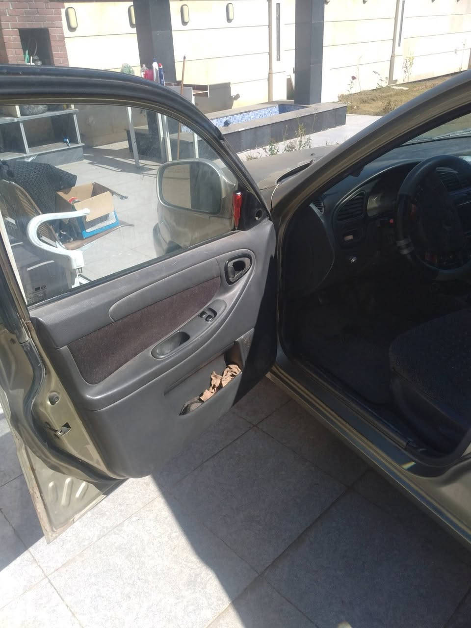 دايو الانوس موديل ٢٠٠٠ محرك وكير وحداديه وشواصي مكفولا ترابك وين يعجبك السعر ٣٢ ورقه وبيه مجال للاستفسار الاتصال على *********** العنوان بابل محاويل
