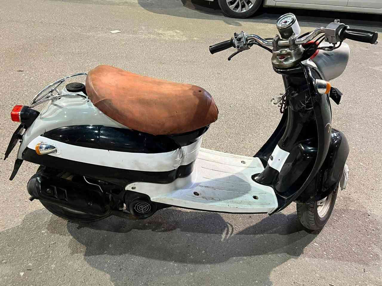 اللهم صل على محمد وآل محمد
دراجه عبد الحليم فحل كلاسك خطين 
مفوله مكينه شلعه ومعدل مفوله كلش مكينه ناعمه وخرسه
لا صوت اكسل ولا شي حساس دهن بريكات دبلات بلاد 
دراجه مفوله تفيد واحد يروح لشغل شي 
نقص بس باتري لسلف لا أكثر ولا أقل 
س ٣٠٠ شراي بخدمتك مكاني البصرة المعقل


**إذا كنت صاحب هذا الإعلان وتريد حذفه لأي سبب، رجاءا أرسل رسالة إلى الدعم الفني**