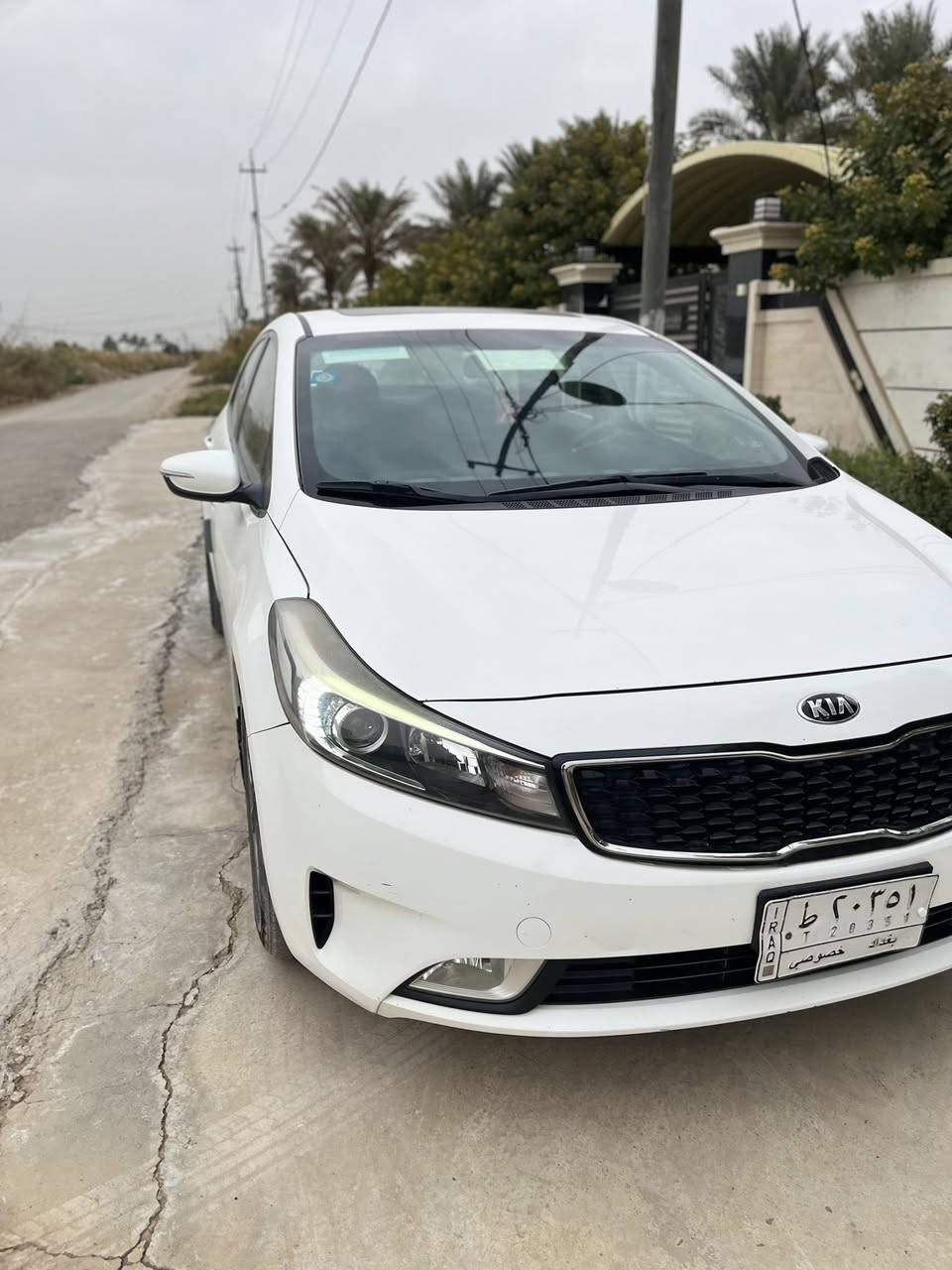 سلام عليكم 

سيراتو موديل 18 فول على البصمه 
مكينه 2000
مكفوله كفاله عامه ماعدا الي بجاملغ الخلفي موجوده صورته بل منشور
مراوس كورلا هايبرد 24 او 25 
***********
