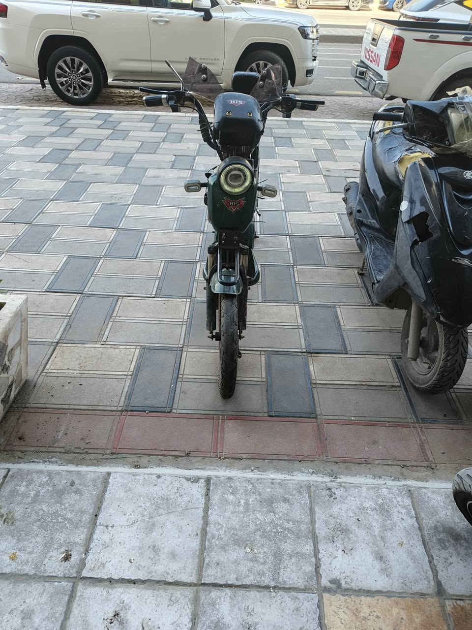 سلام عليكم دراجه شحن للبيع كلشي مابيها السعر ١٧٥ وبيها مجال العنوان بغداد منصور ساحة القاء رقم الهاتف ***********
