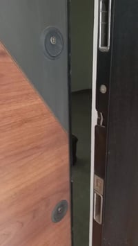 اذا عندك عقار تحب تعرضه للبيع او الايجار اتواصل ويانه تفاصيل اكثر : 07...